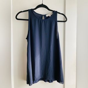 Sleeveless navy top